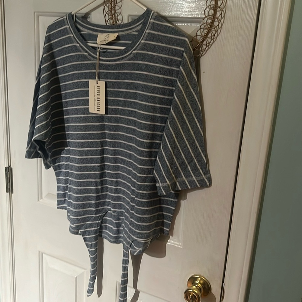 Hyped Unicorn NWT, small, tie in front, blue/white stripes.